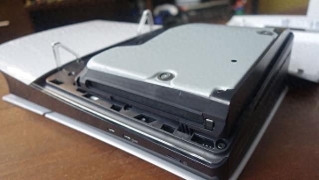 索尼PS5评测：更薄的设计让这款主机更出色-1.jpg